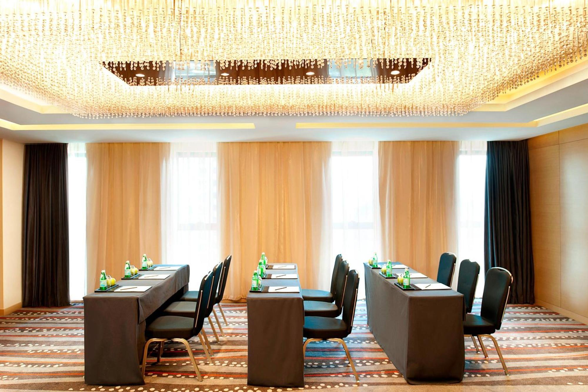 เลอ เมริเดียน ชิงเต่า Hotel ภายนอก รูปภาพ